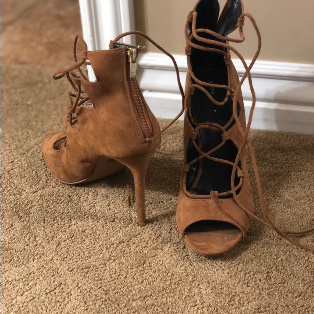 Heels - Picture 2 of 3